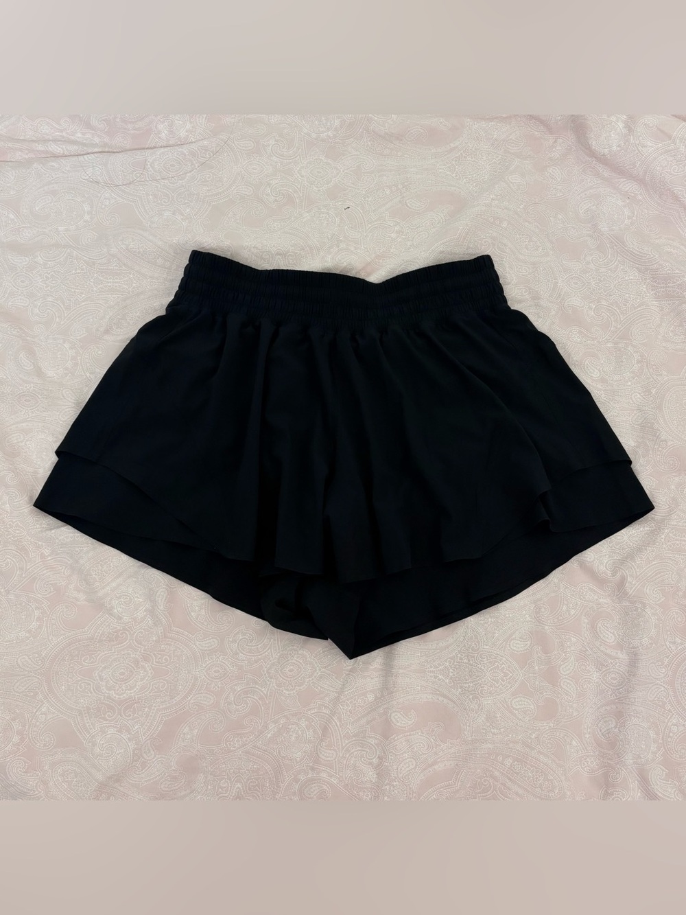 Black Lululemon shake it out shorts